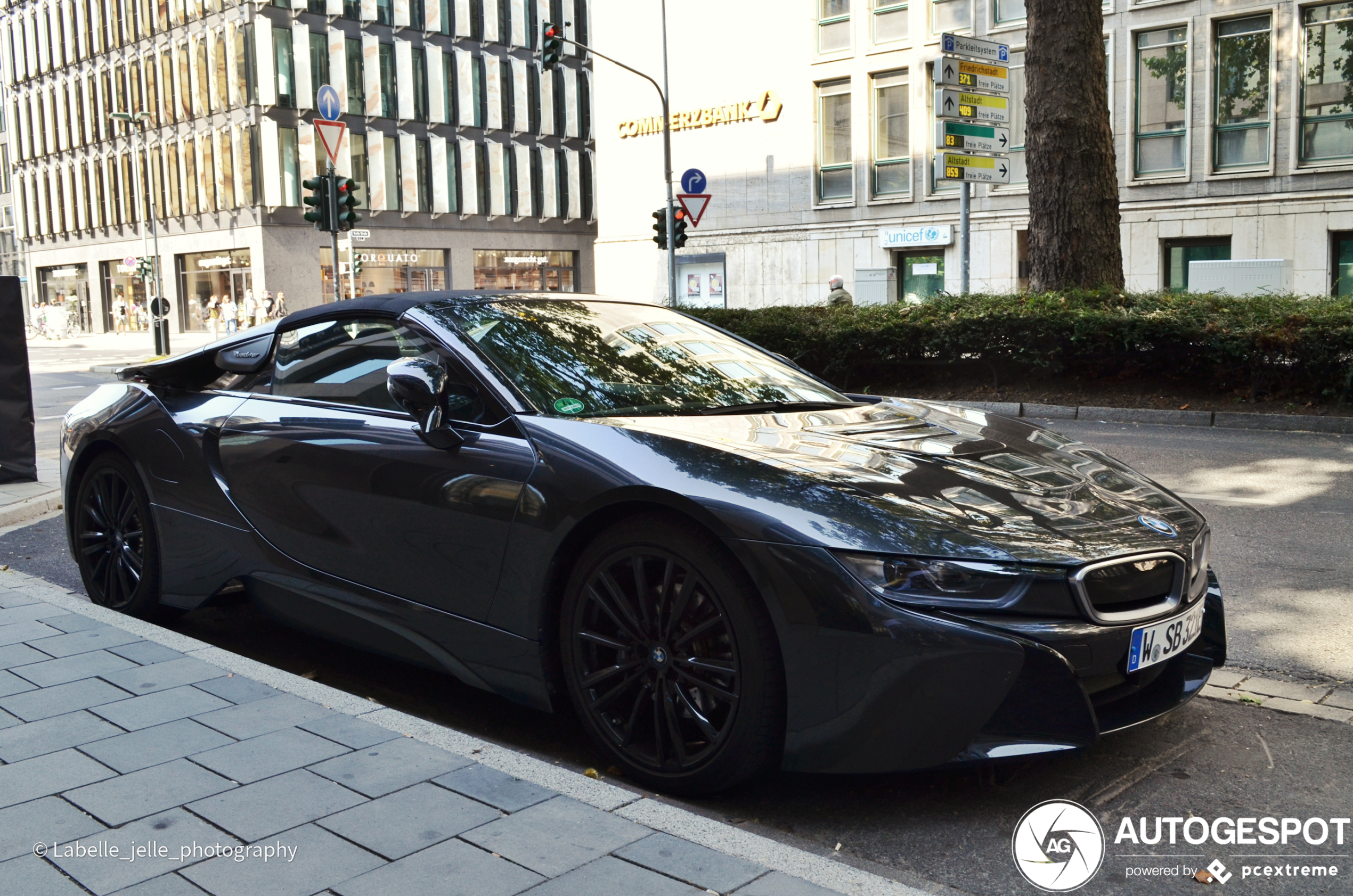 BMW i8 Roadster