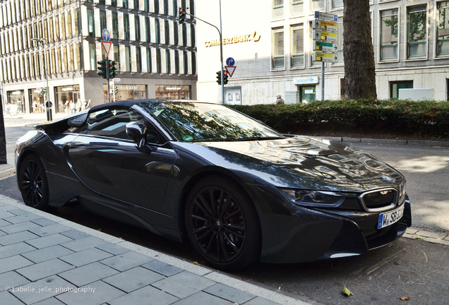 BMW i8 Roadster