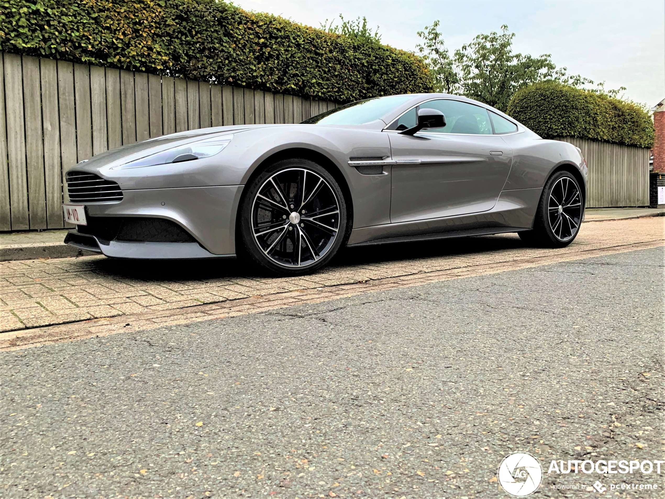 Aston Martin Vanquish 2013