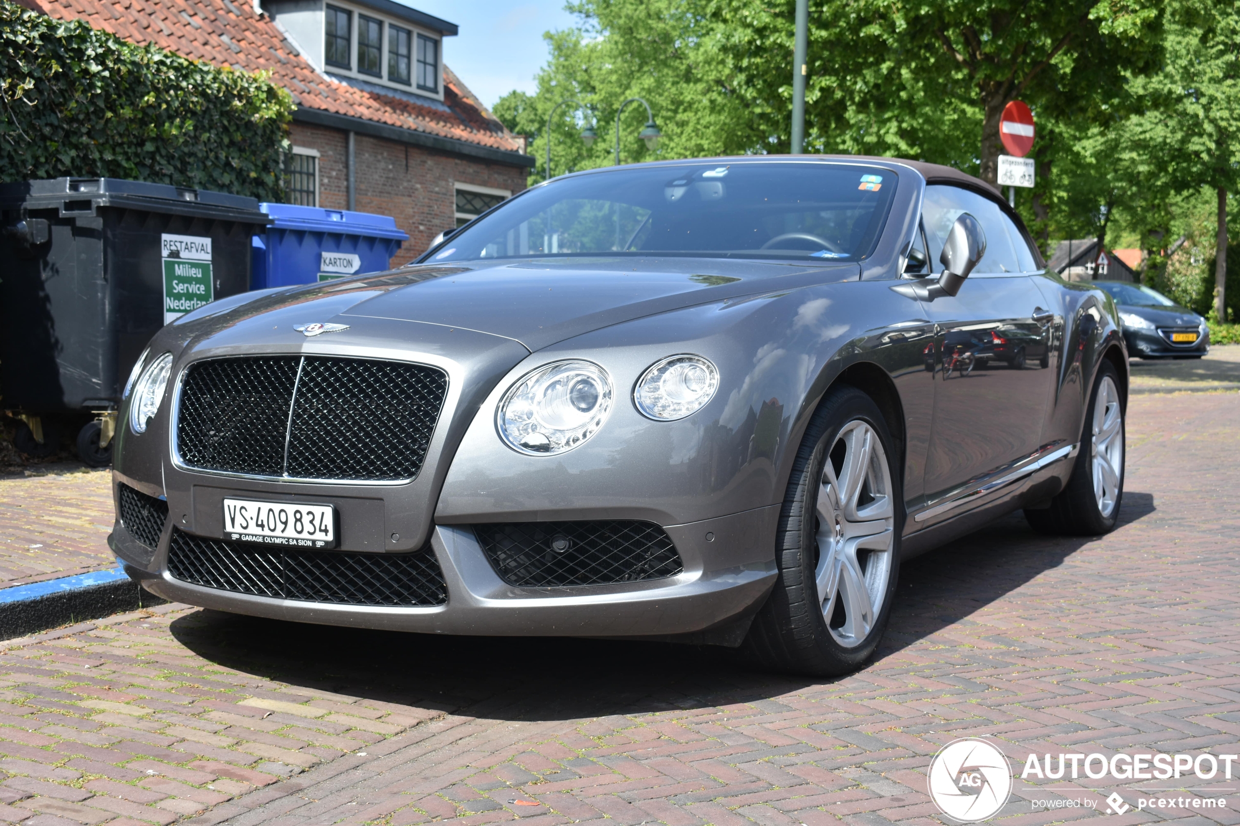 Bentley Continental GTC V8