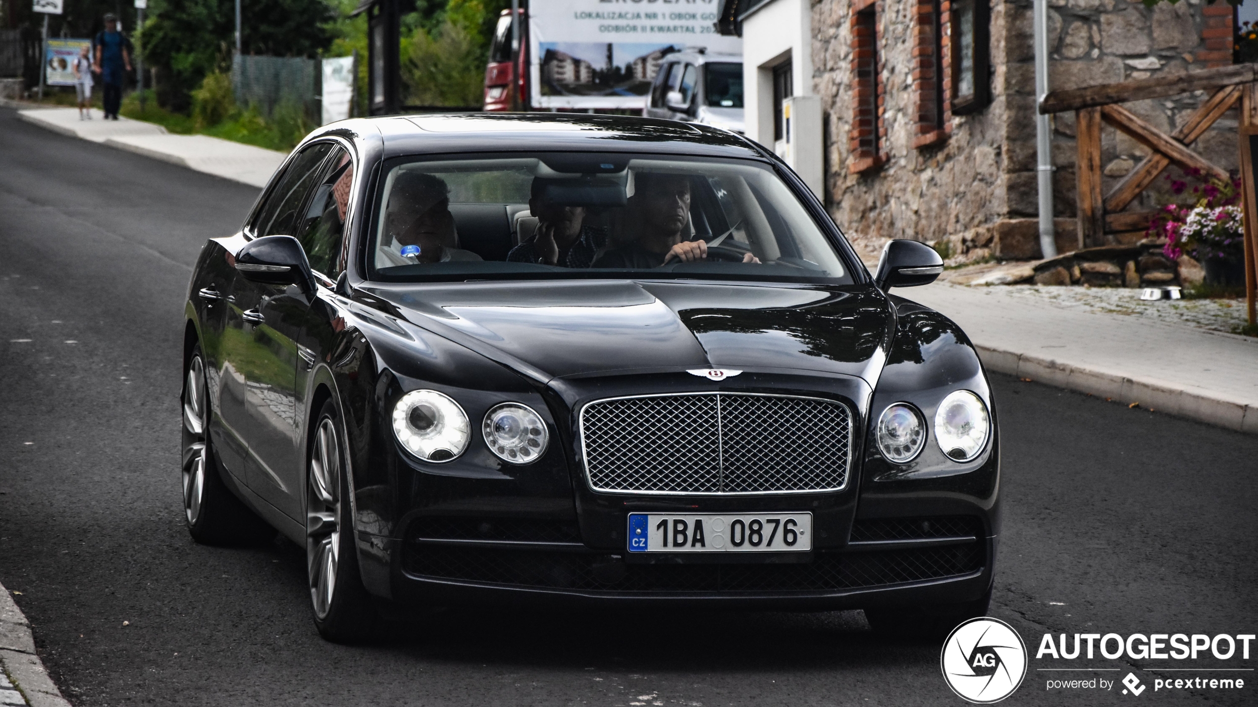 Bentley Flying Spur V8