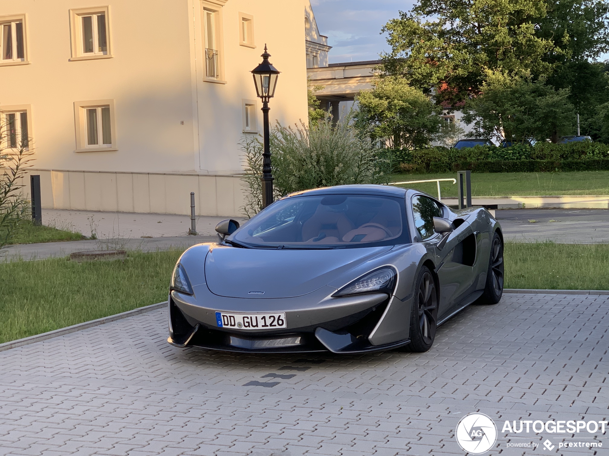 McLaren 570GT