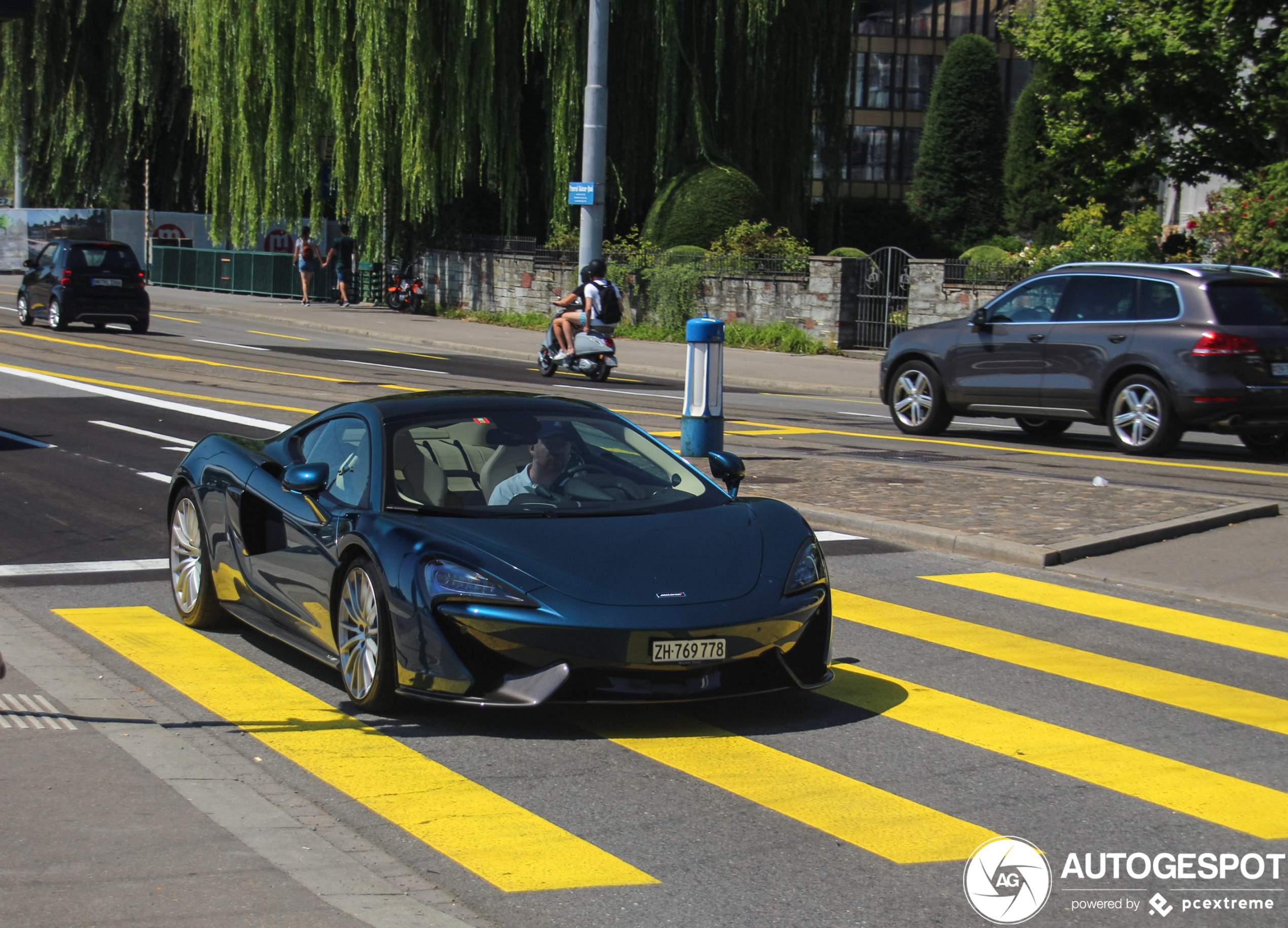 McLaren 570GT