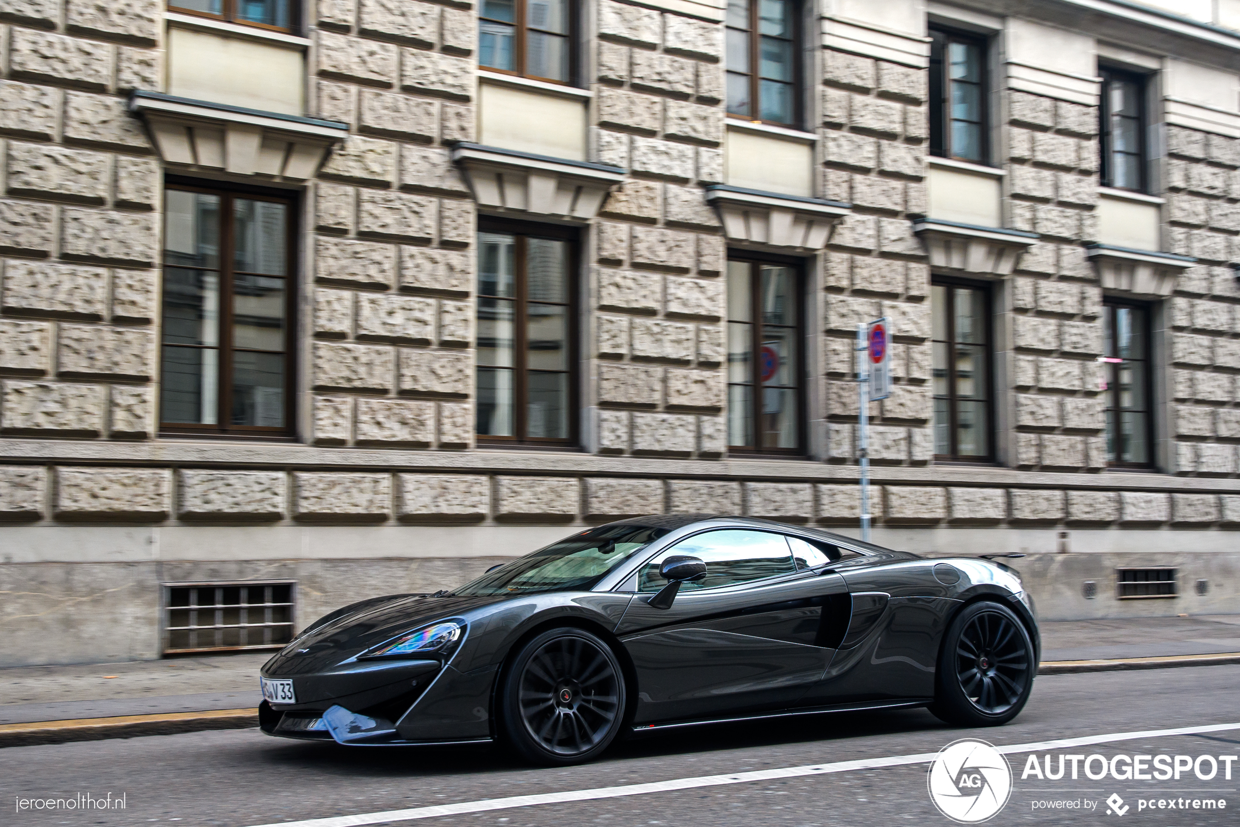 McLaren 570S