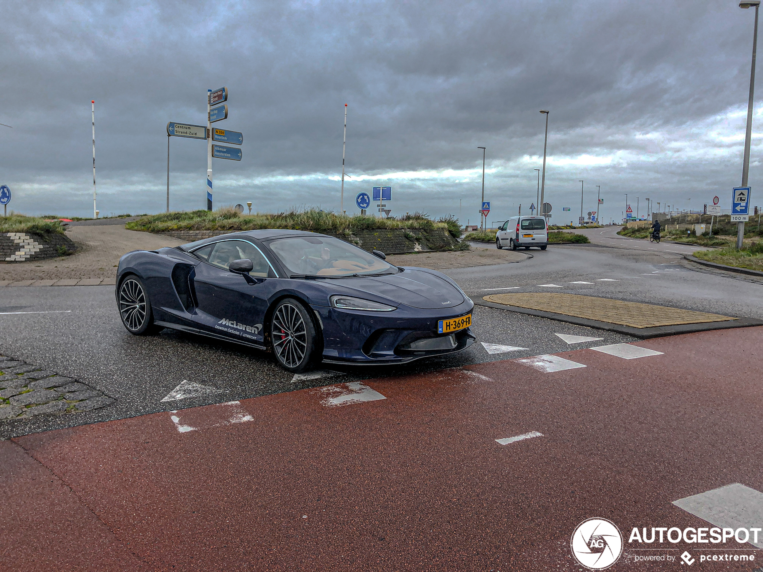 McLaren GT