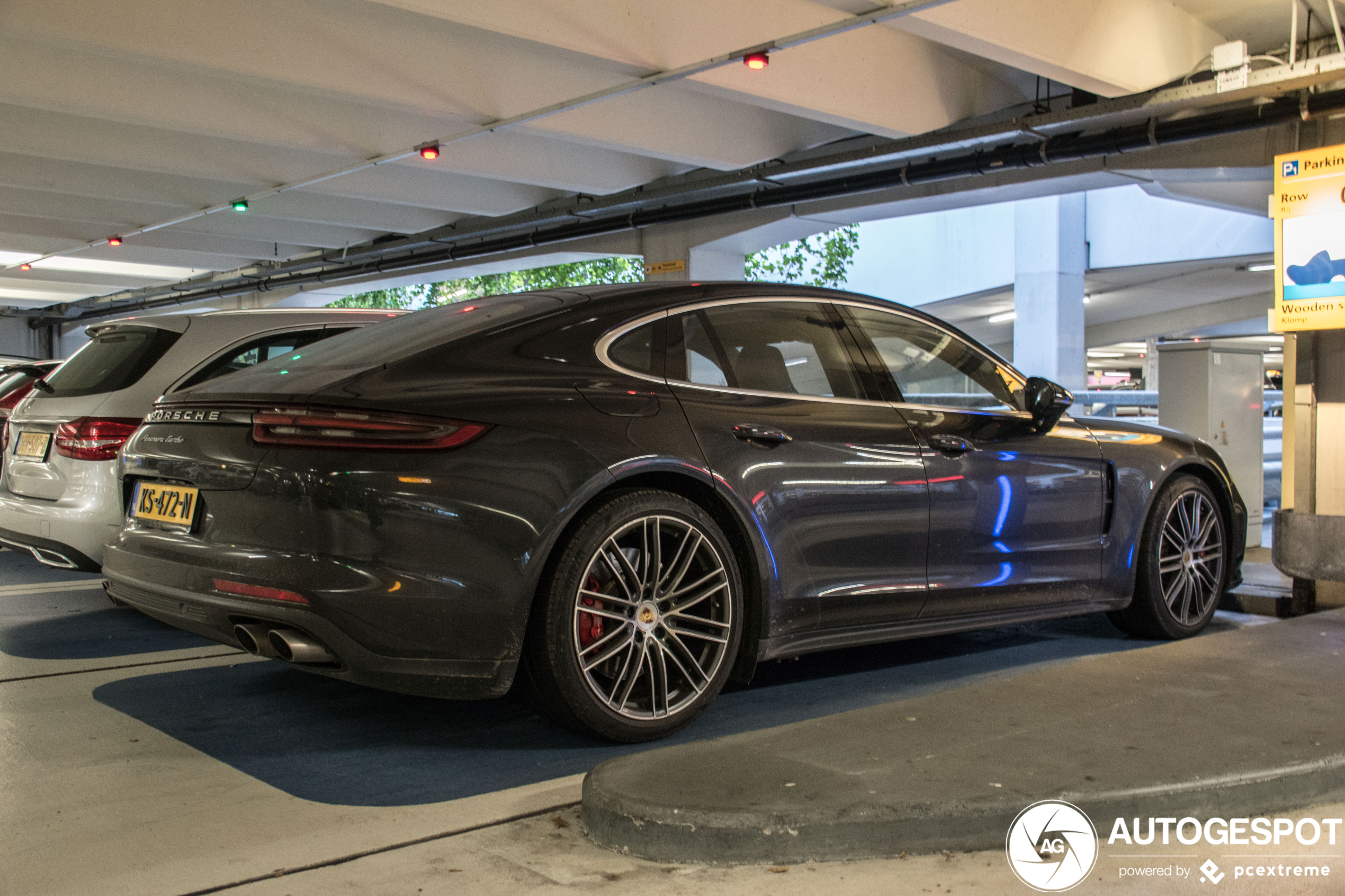 Porsche 971 Panamera Turbo