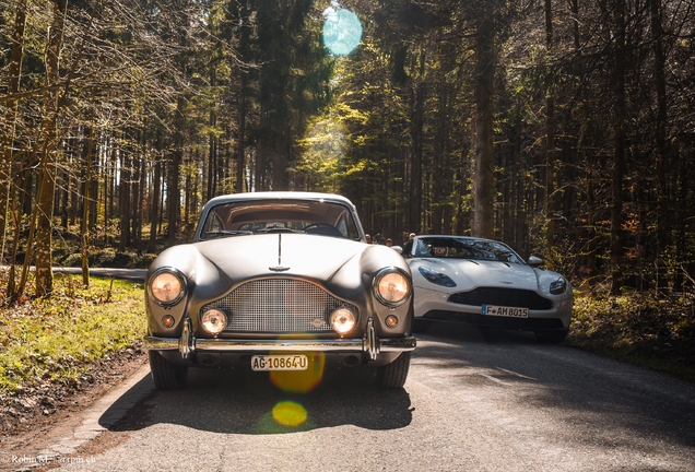 Aston Martin DB11