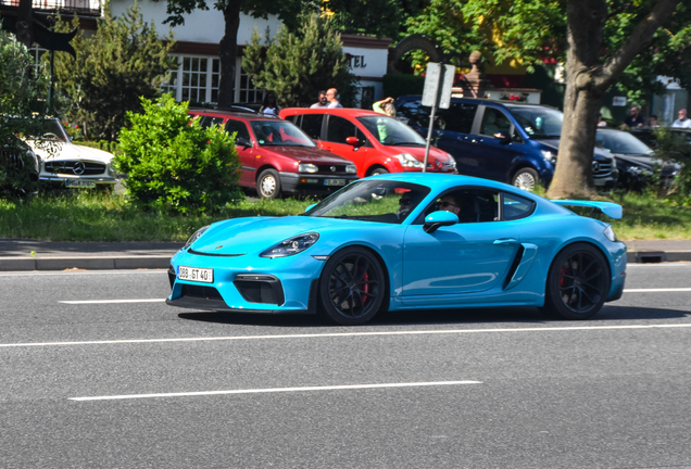 Porsche 718 Cayman GT4