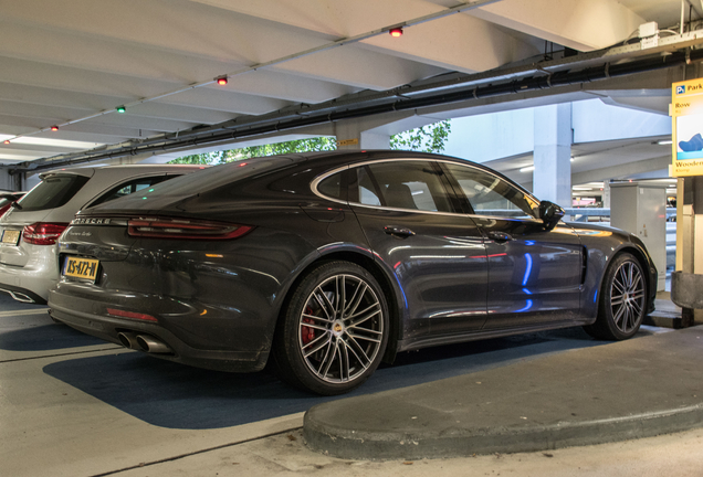 Porsche 971 Panamera Turbo