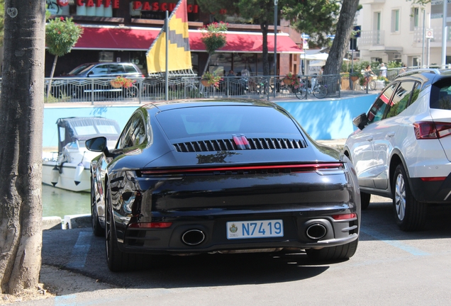 Porsche 992 Carrera 4S