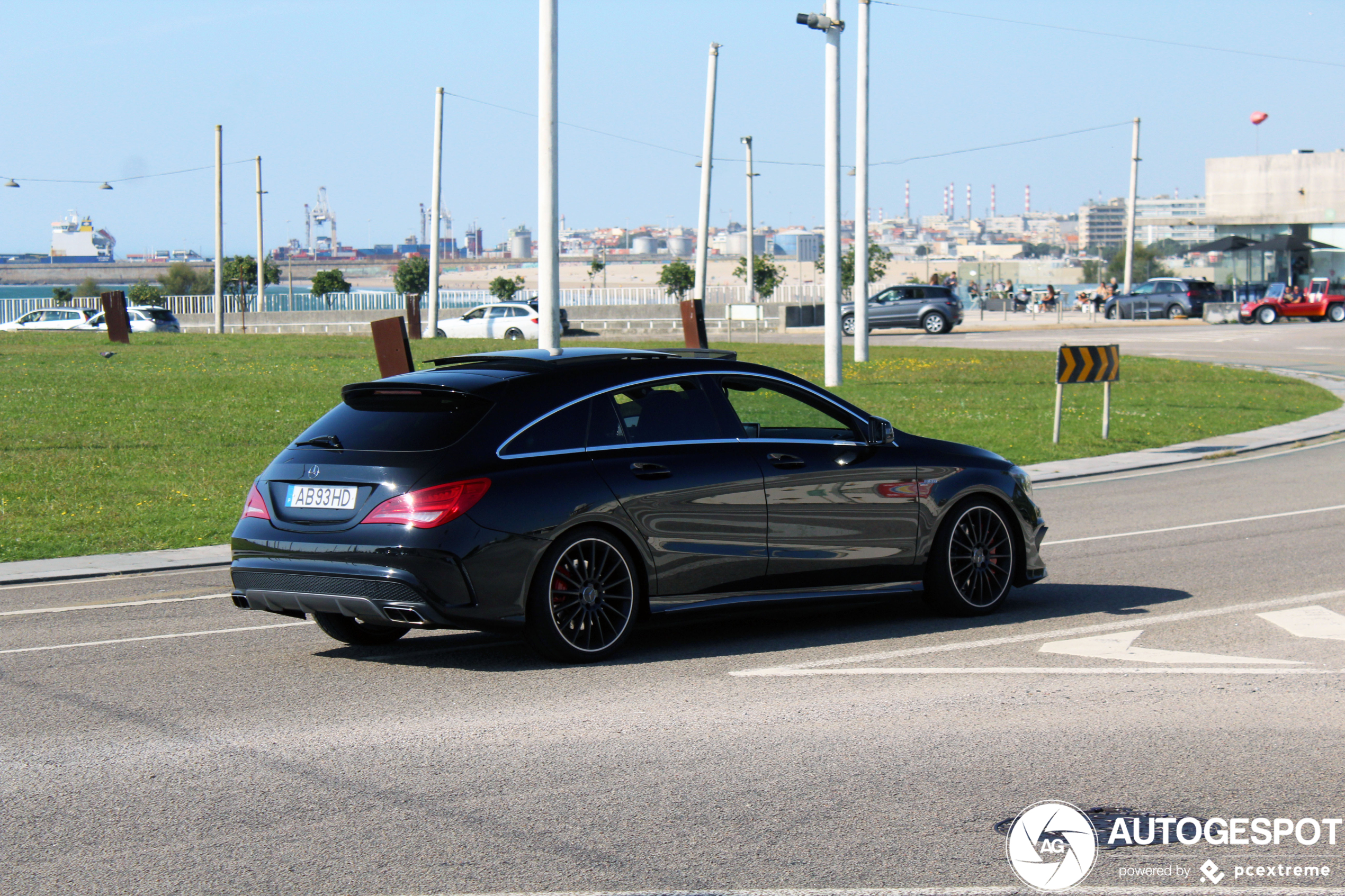 Mercedes-Benz CLA 45 AMG Shooting Brake