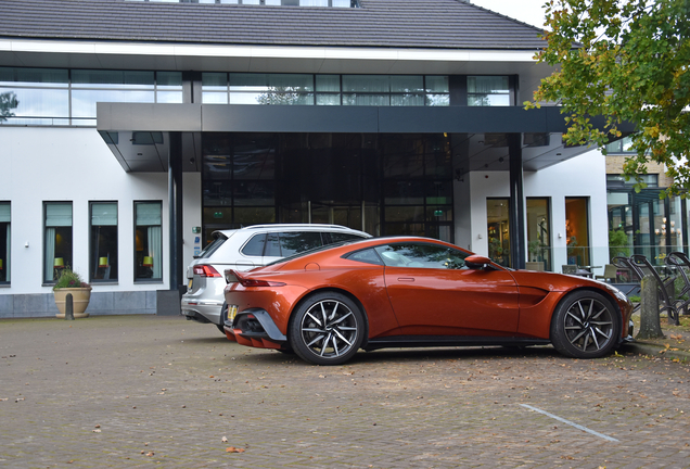 Aston Martin V8 Vantage 2018