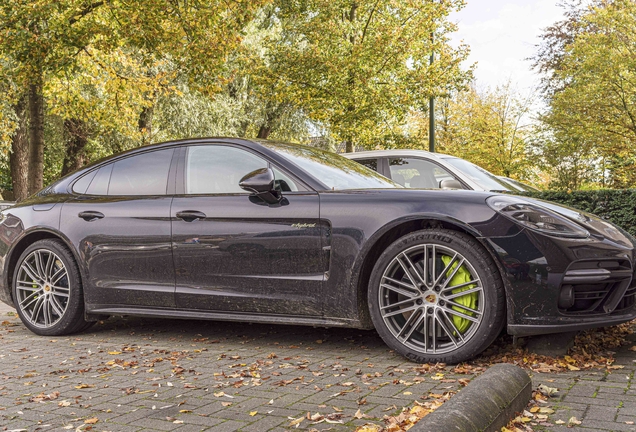 Porsche 971 Panamera Turbo S E-Hybrid