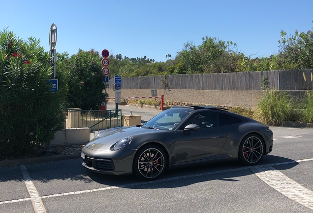 Porsche 992 Carrera 4S