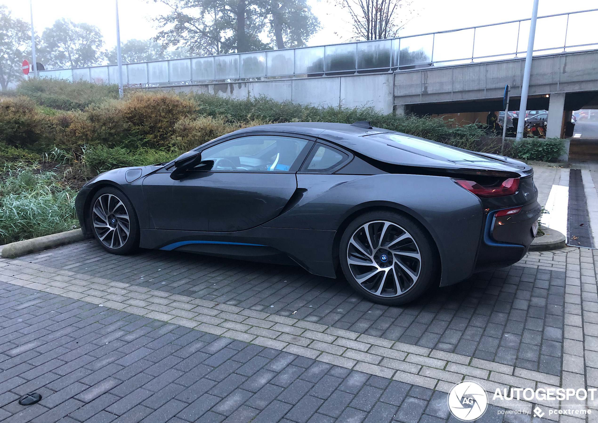 BMW i8