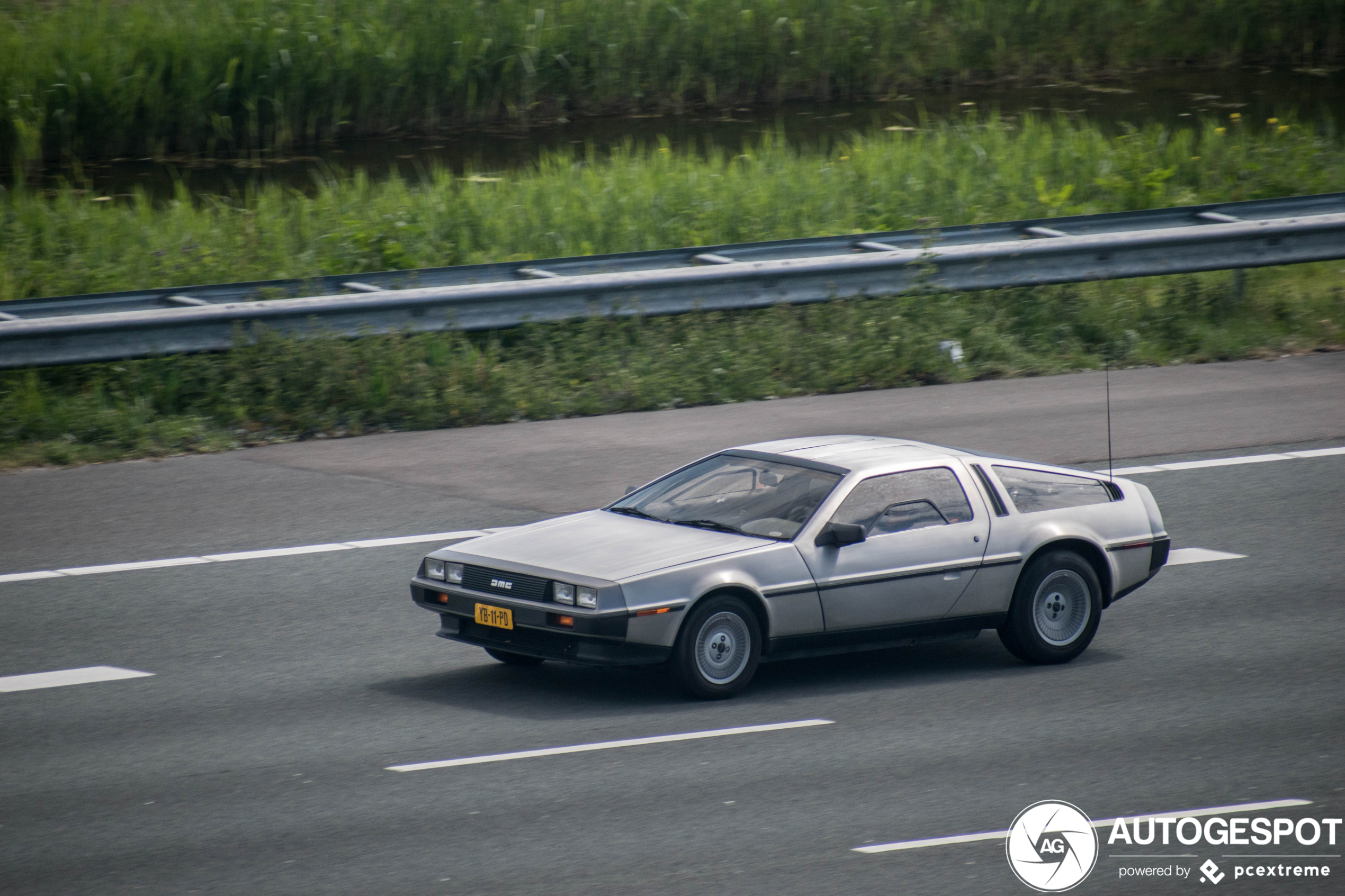 DeLorean DMC-12