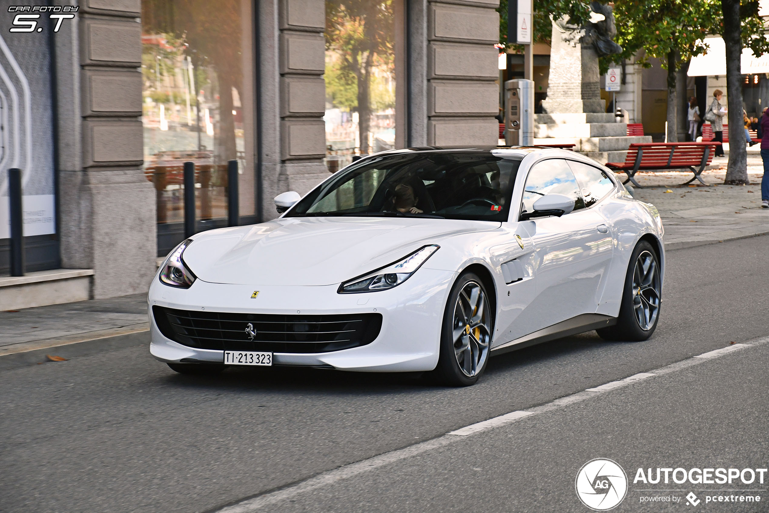 Ferrari GTC4Lusso T