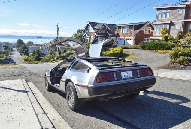 DeLorean DMC-12