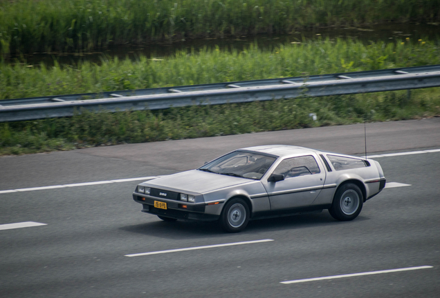 DeLorean DMC-12