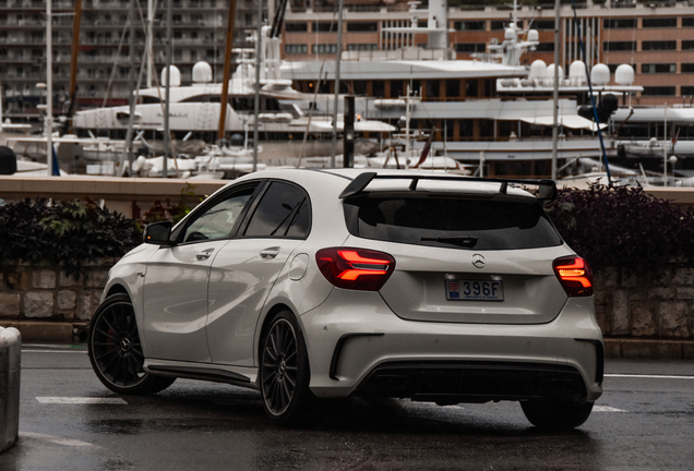 Mercedes-AMG A 45 W176 2015