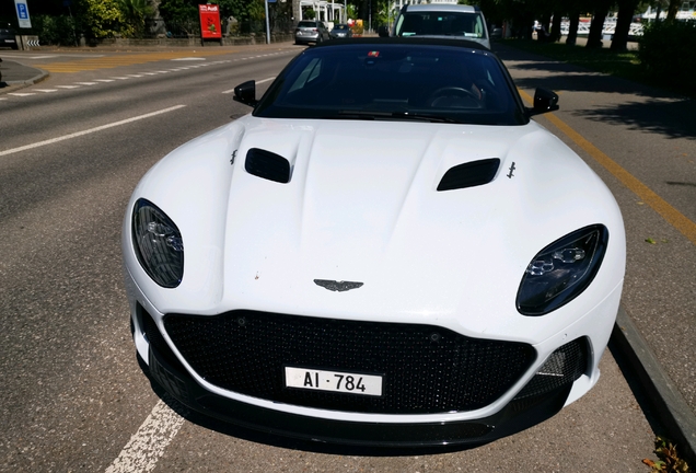 Aston Martin DBS Superleggera Volante