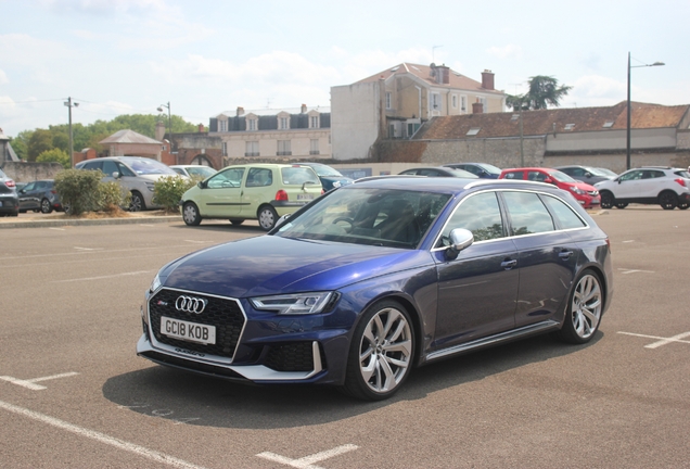 Audi RS4 Avant B9