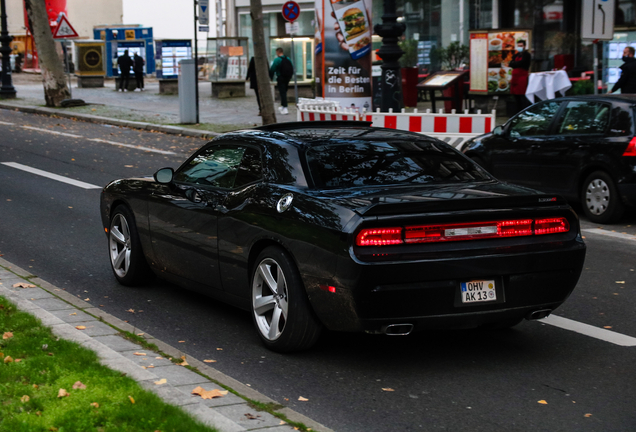 Dodge Challenger SRT-8