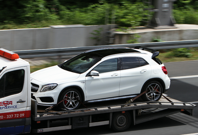 Mercedes-AMG GLA 45 X156