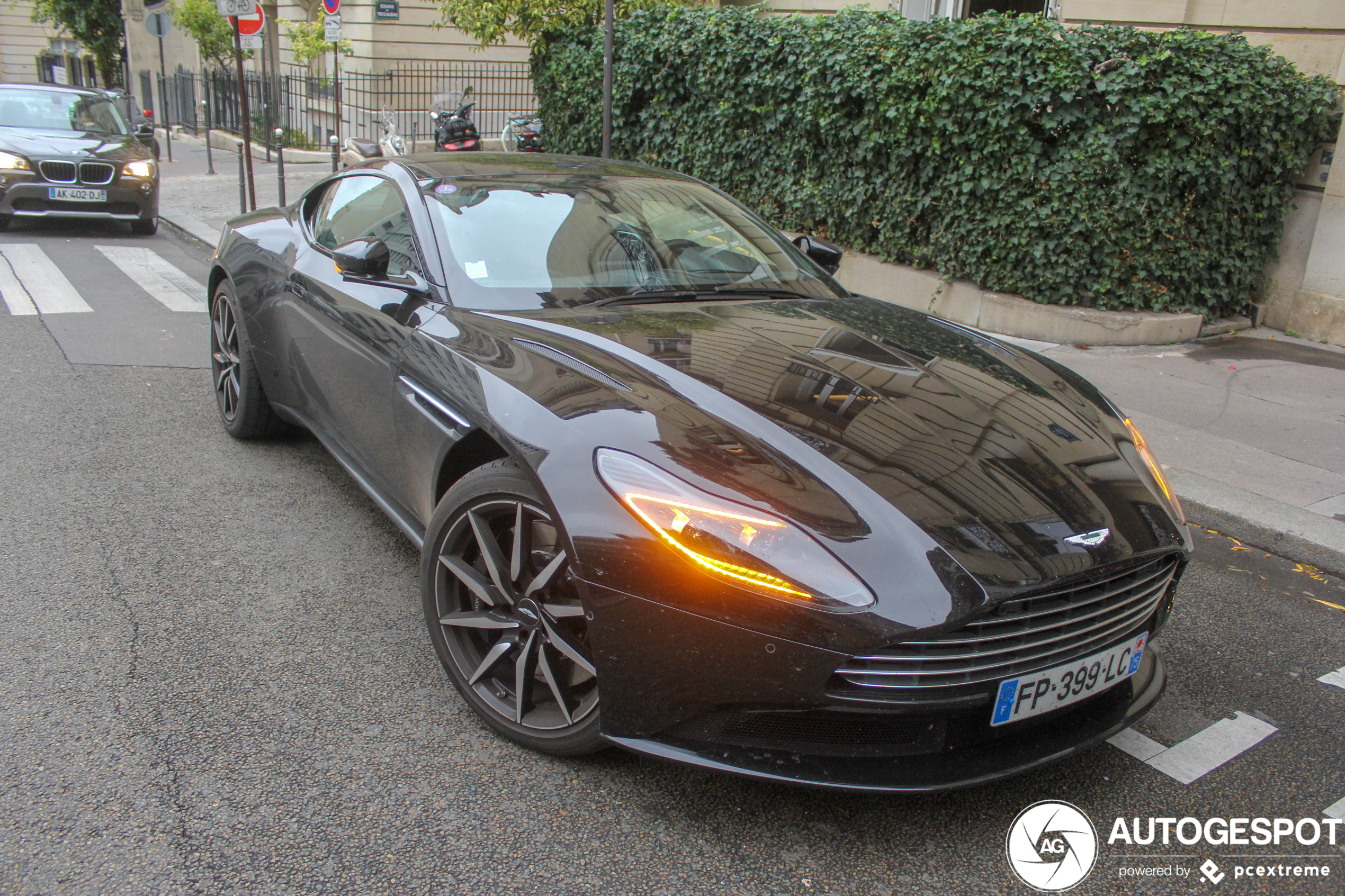 Aston Martin DB11 V8