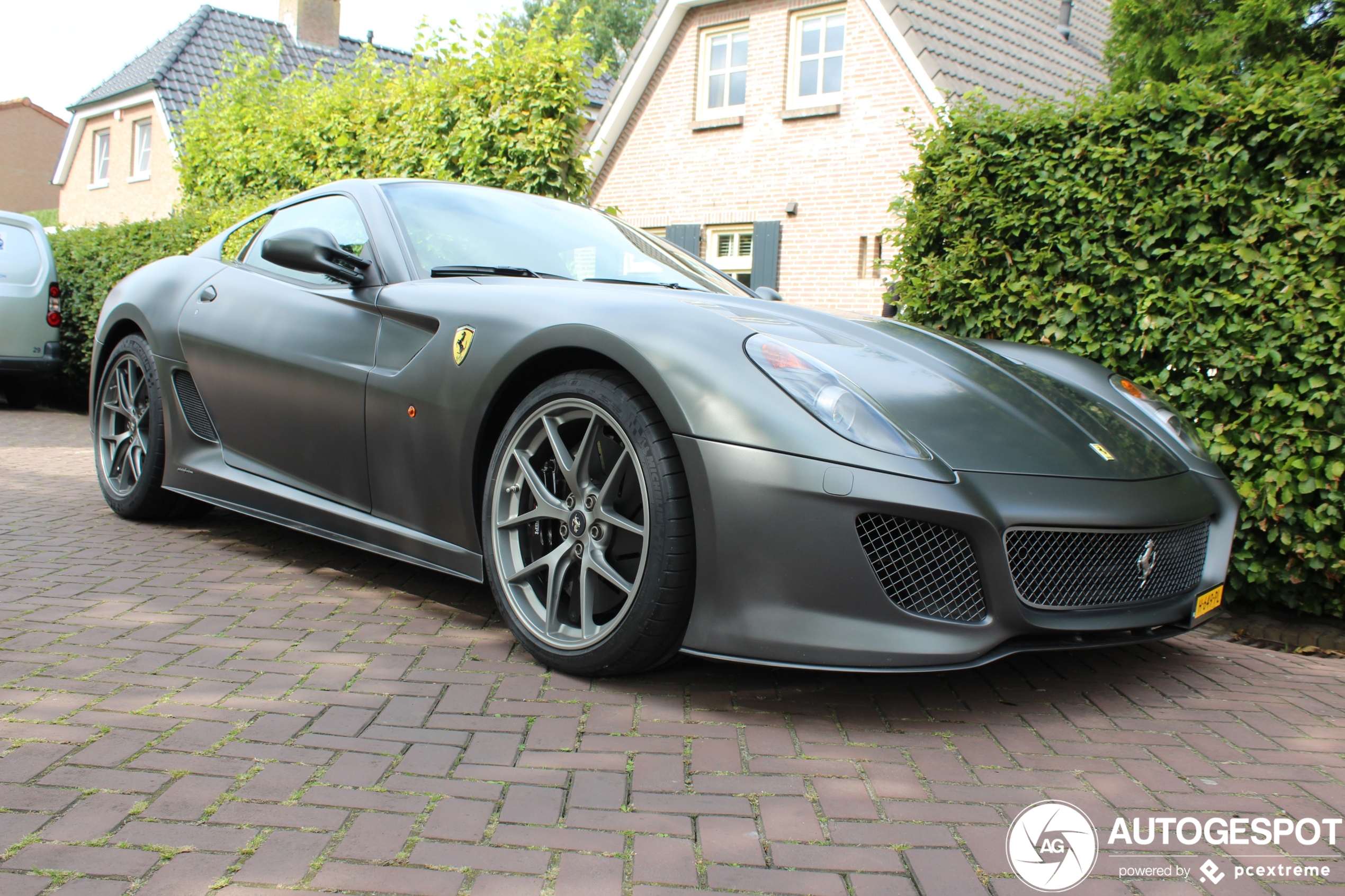 Nederland is weer prachtige Ferrari 599 GTO rijker