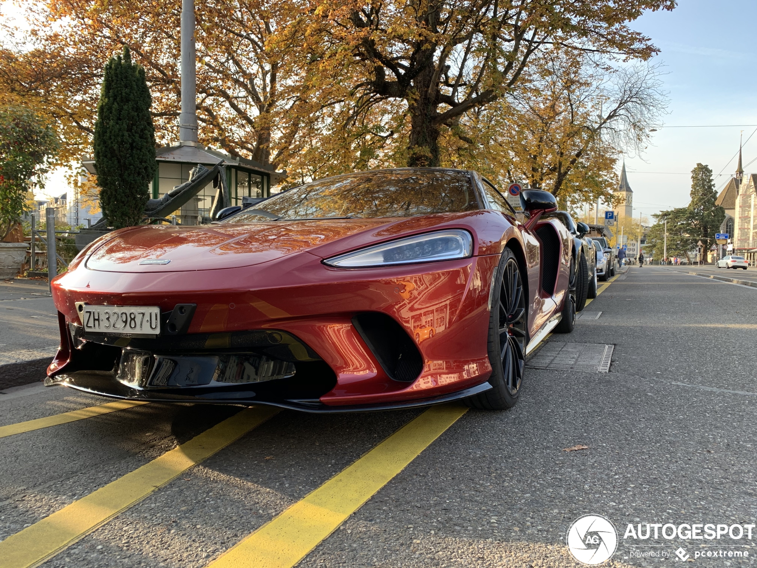 McLaren GT