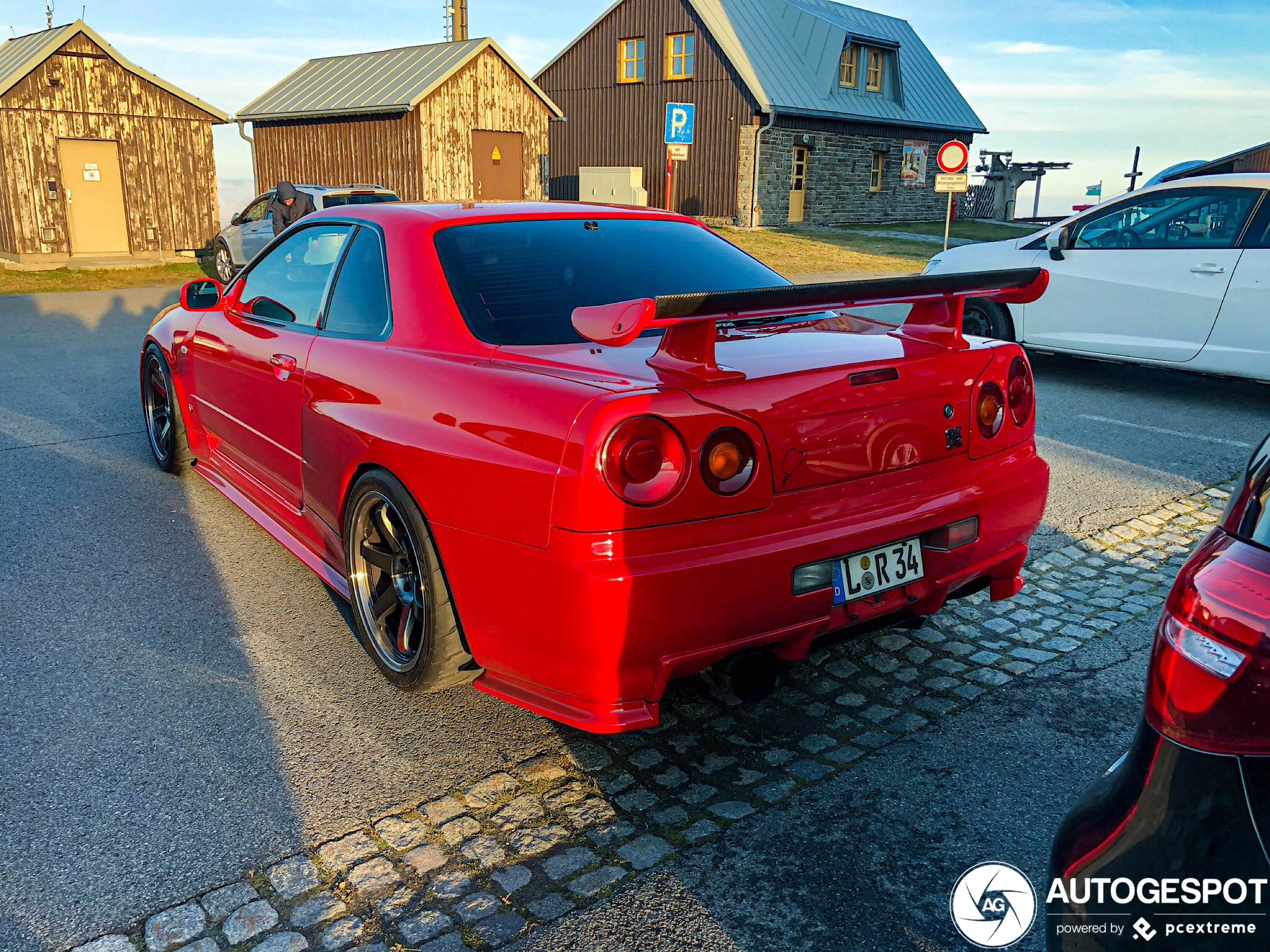 Nissan Skyline R34 GT-R V-Spec - 22 May 2021 - Autogespot