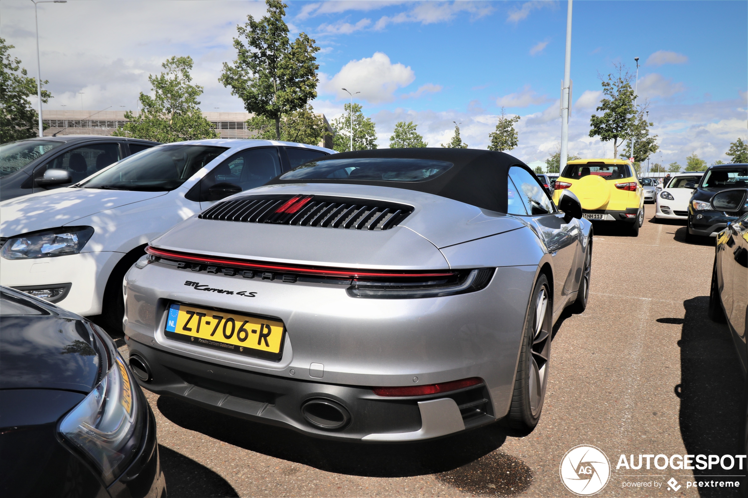 Porsche 992 Carrera 4S Cabriolet