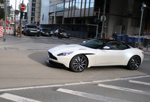 Aston Martin DB11