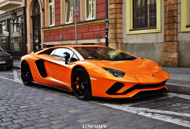 Lamborghini Aventador S LP740-4