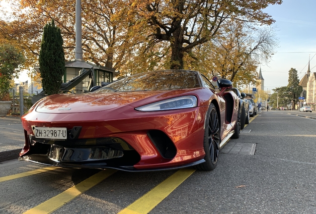 McLaren GT