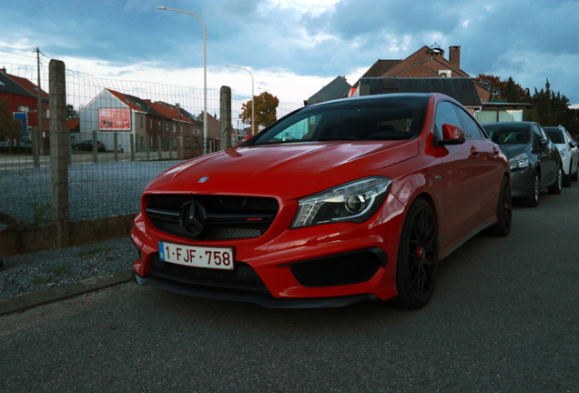 Mercedes-Benz CLA 45 AMG C117