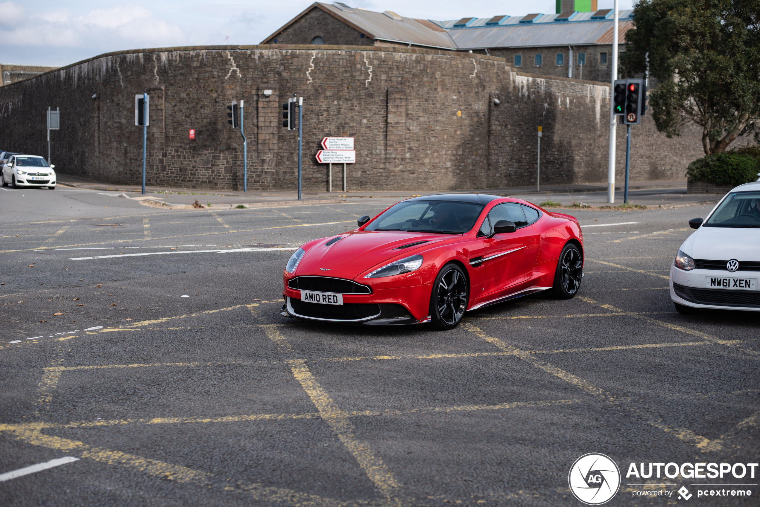 Aston Martin Vanquish S Red Arrows Edition