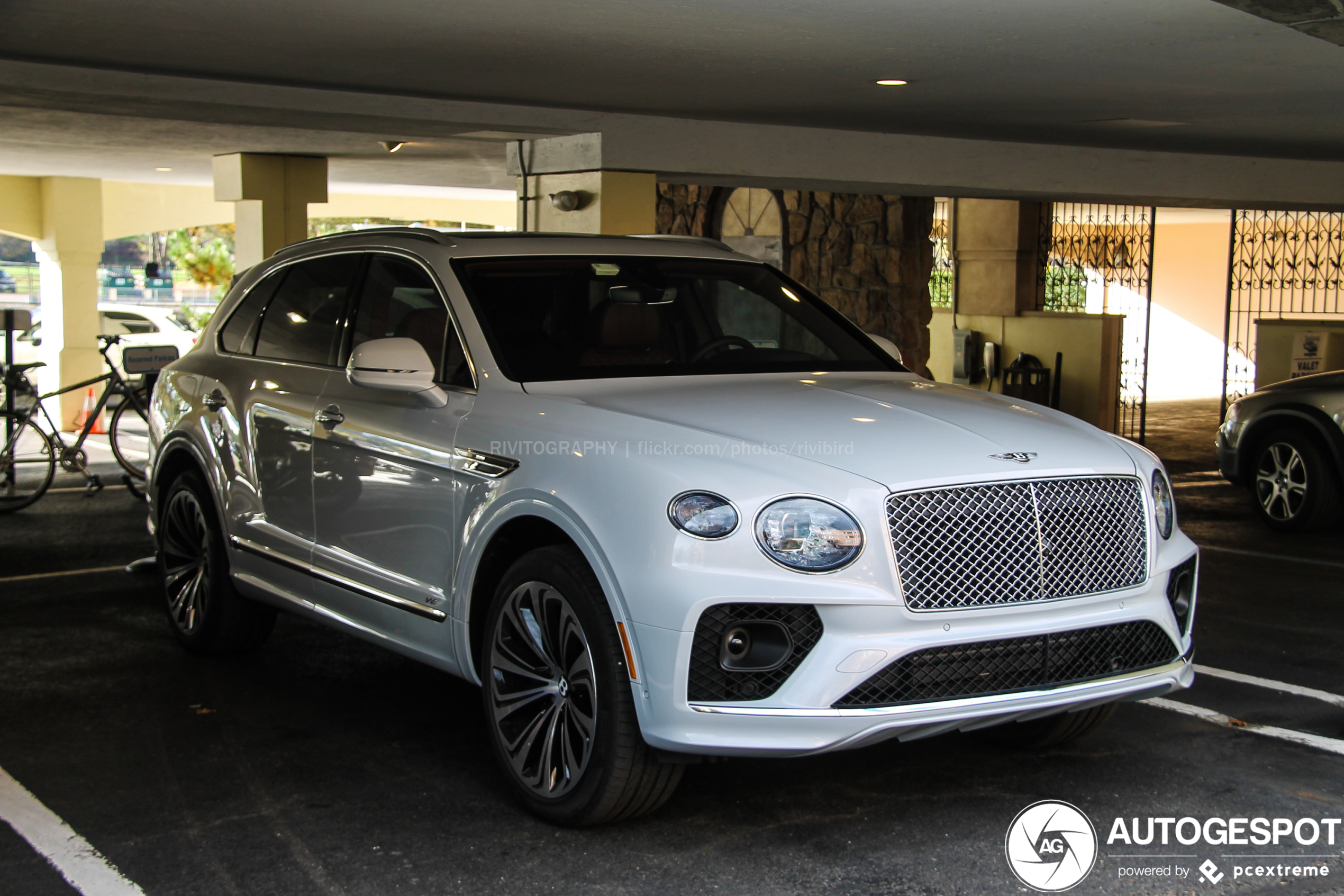 Bentley Bentayga V8 2021