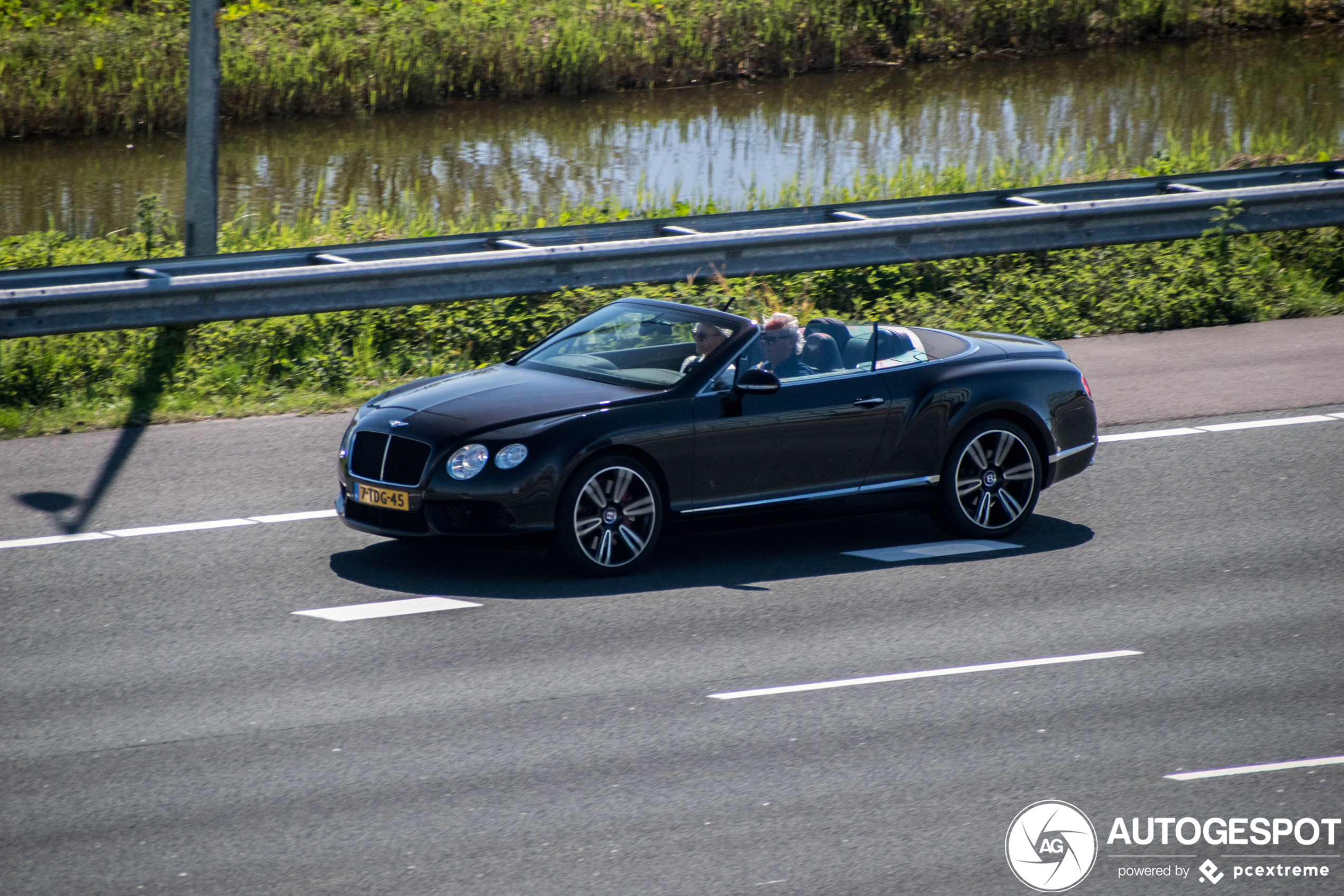 Bentley Continental GTC V8