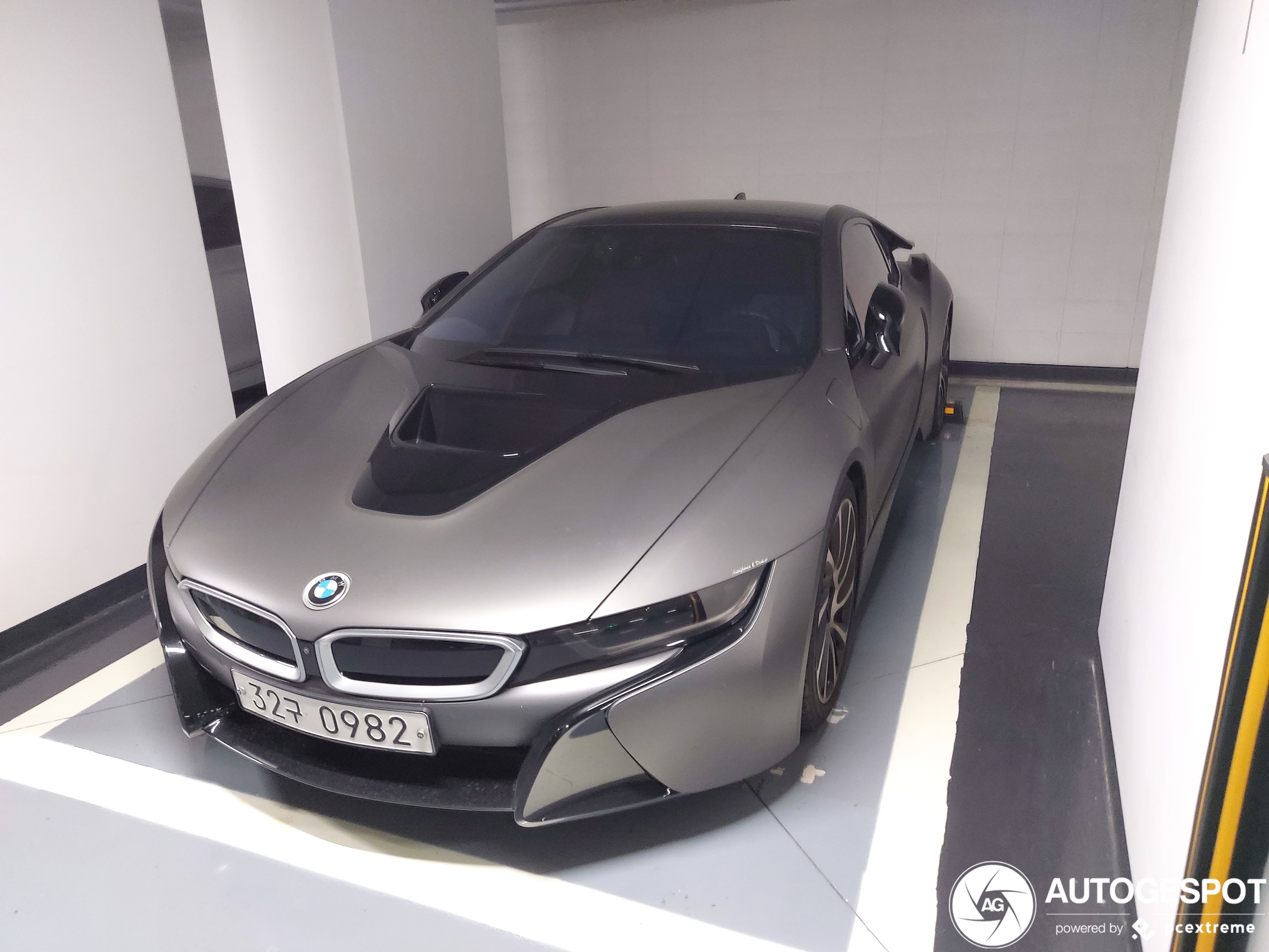 BMW i8