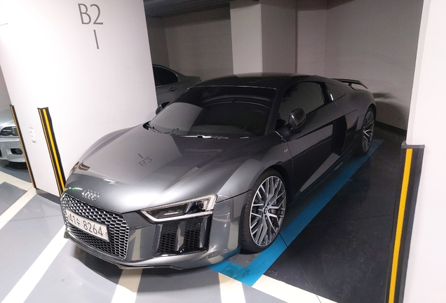 Audi R8 V10 Plus 2015