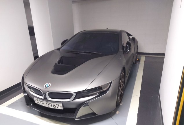 BMW i8