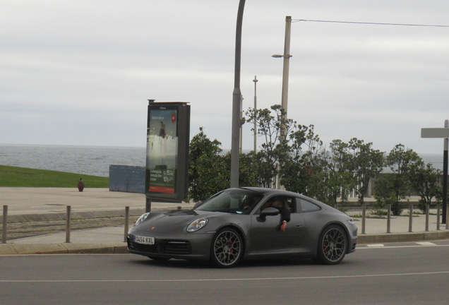 Porsche 992 Carrera 4S