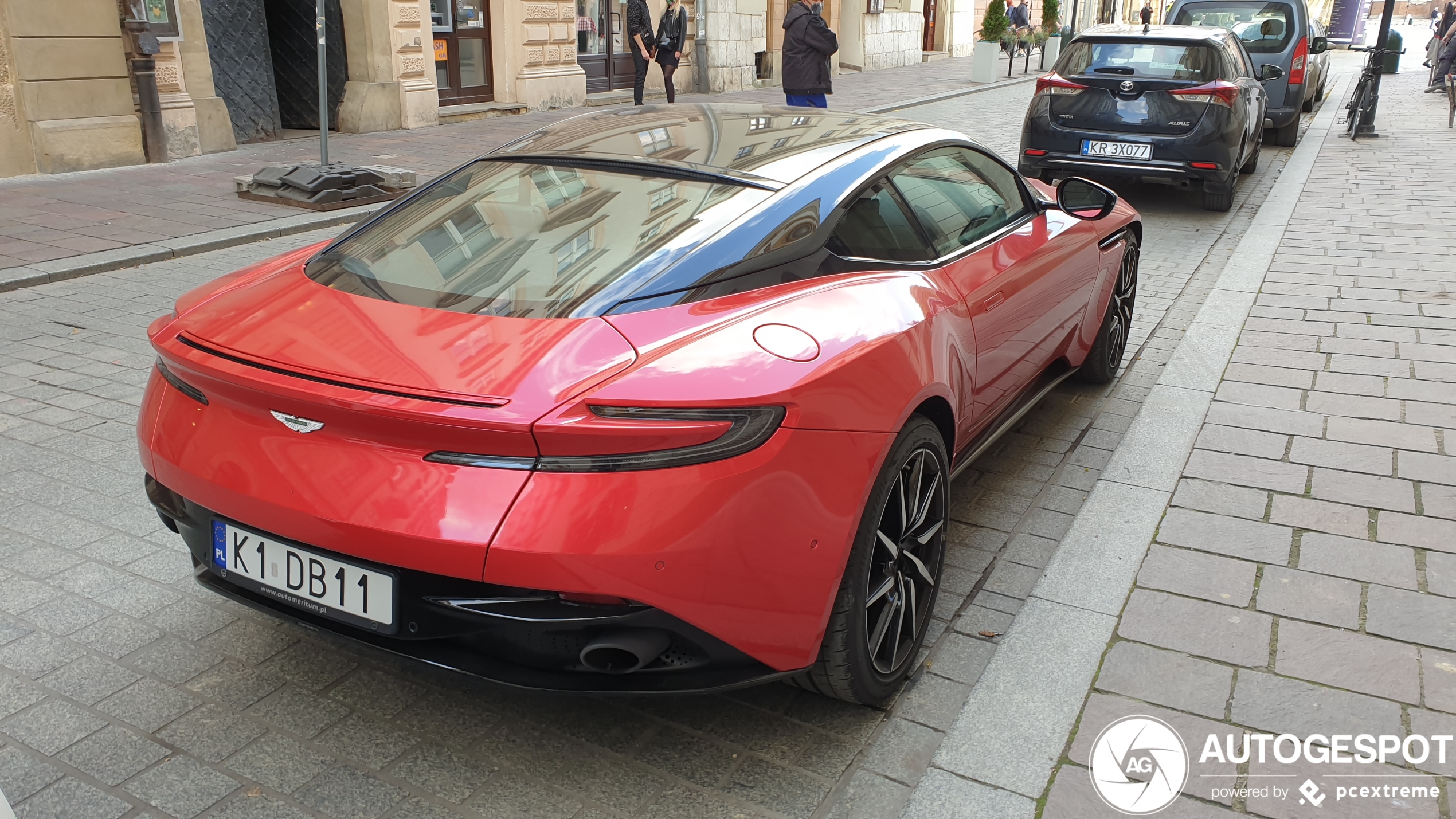 Aston Martin DB11