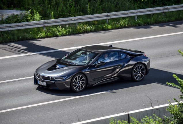 BMW i8