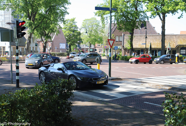 BMW i8 Roadster