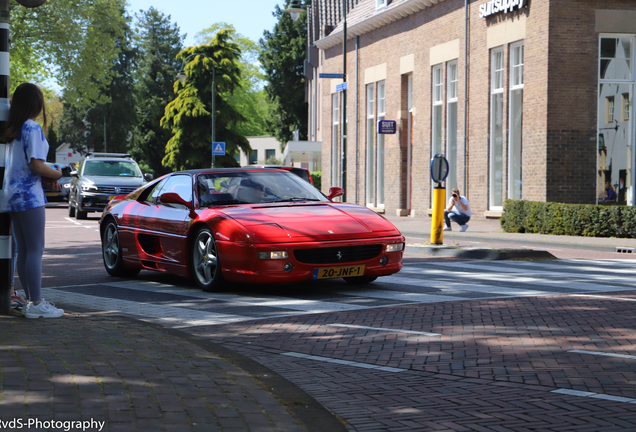 Ferrari F355 GTS