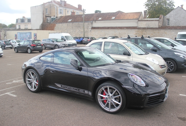 Porsche 992 Carrera 4S