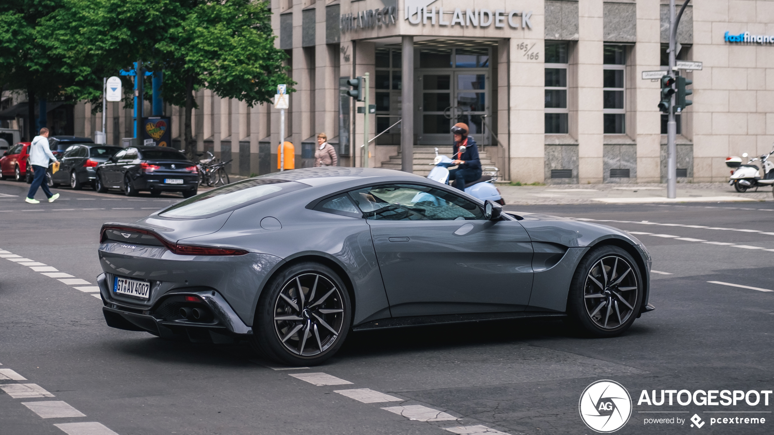 Aston Martin V8 Vantage 2018